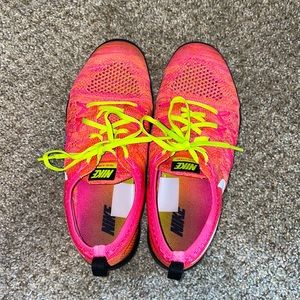 Nike women’s focus fly knit